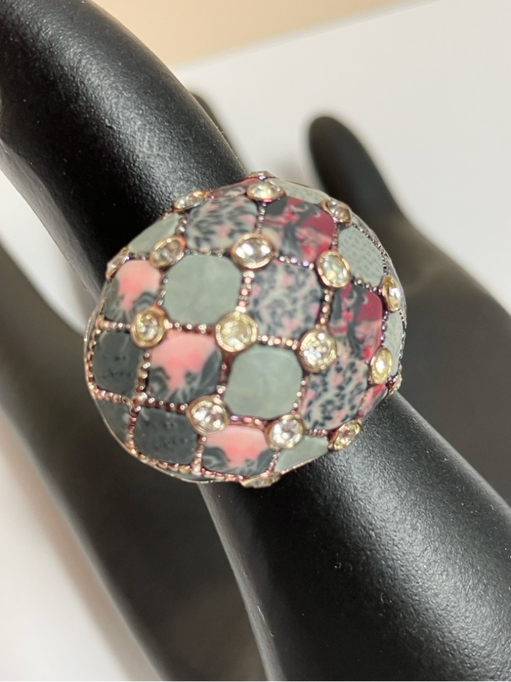 “Quilted” Jeweled Dome Statement Ring in Pink & Gray - stretch